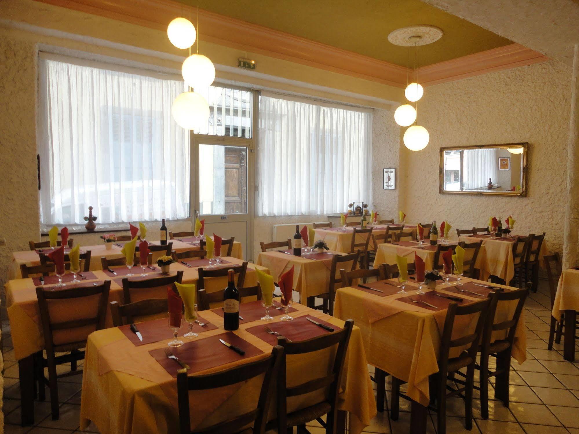 Hotel-Restaurant Le Saint Christophe Лурд Екстер'єр фото